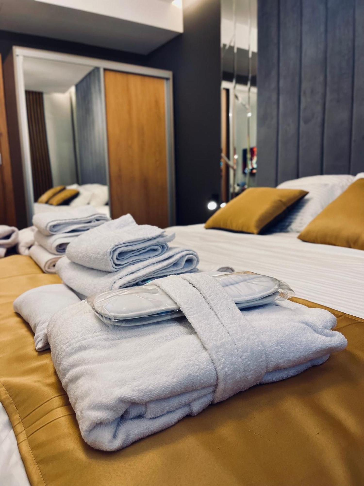 Mozaik Apartments & Spa - Modern 4-Star Apartments With Exclusive Private Spa Wellness In The City Center - Sauna, Jacuzzi, Turkish Bath - Free Parking, Wi-Fi - Rooms & Apartments Cuprija Exterior photo