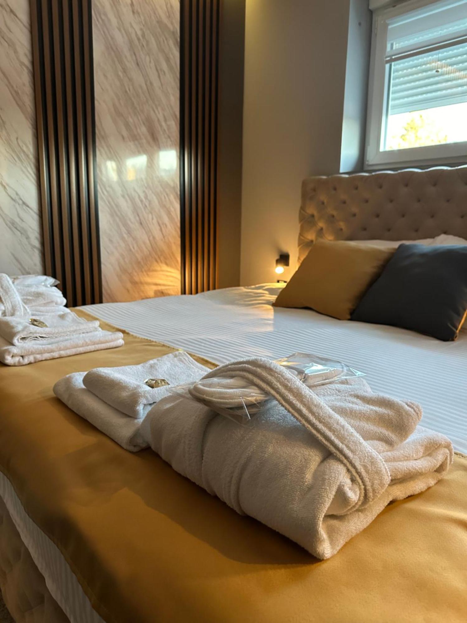 Mozaik Apartments & Spa - Modern 4-Star Apartments With Exclusive Private Spa Wellness In The City Center - Sauna, Jacuzzi, Turkish Bath - Free Parking, Wi-Fi - Rooms & Apartments Cuprija Exterior photo